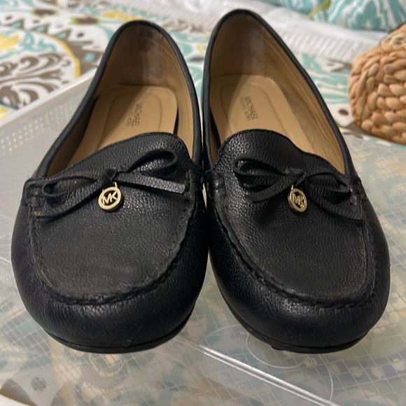 Michael Kors leather mocs - Picture 2 of 5